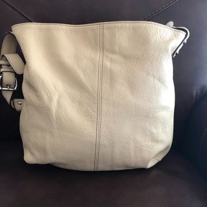 Tignanello Women's  genuine leather Purse. 🌟